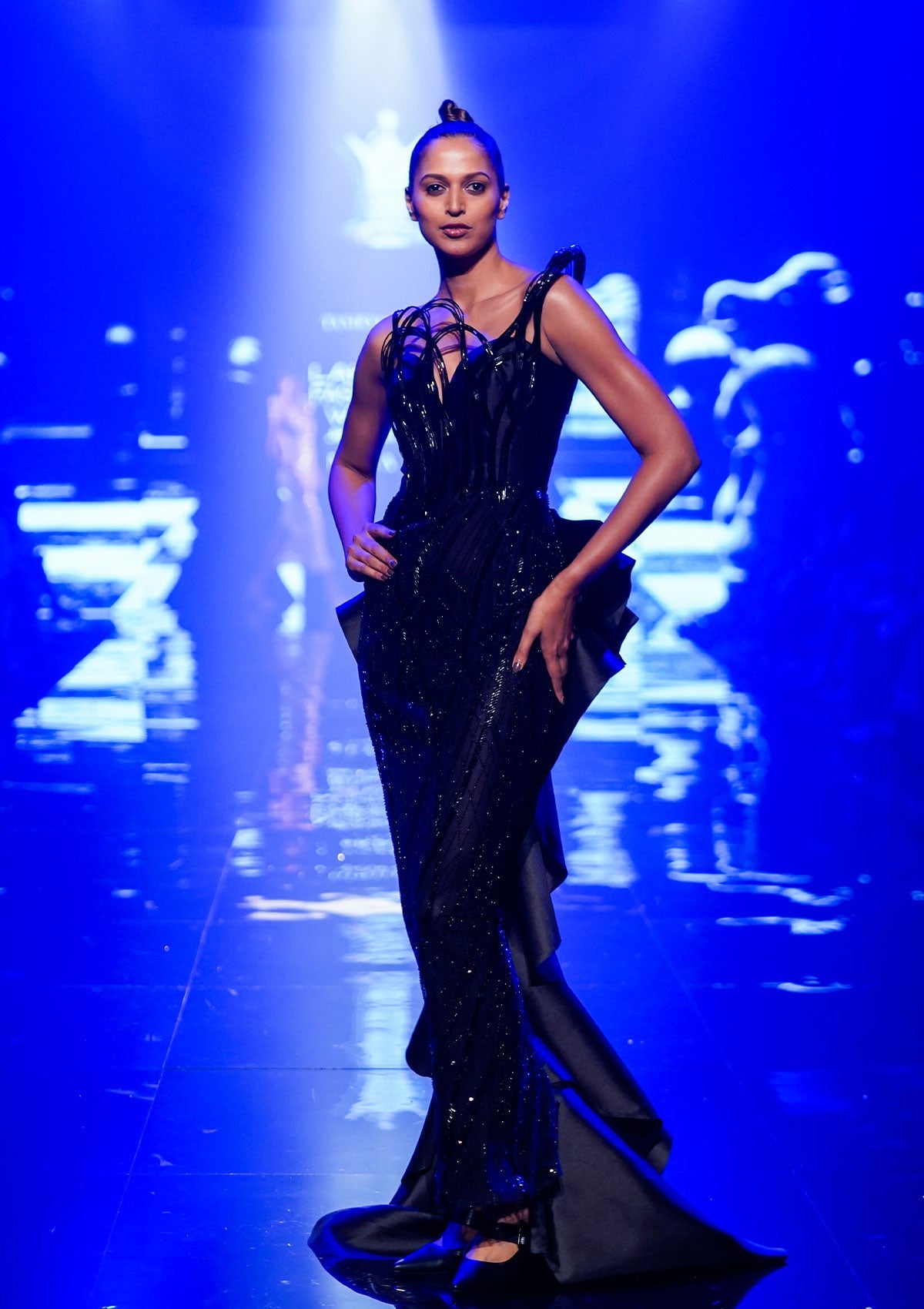 Luna's Black Fitted Gown